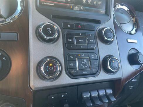 Used 2015 Ford F350 Lariat w/ Lariat Interior Package image 30