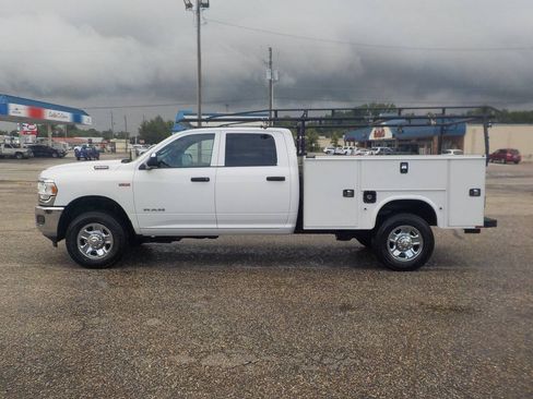 Used 2022 RAM 2500 Tradesman w/ Chrome Appearance Group AWD/4WD image 2