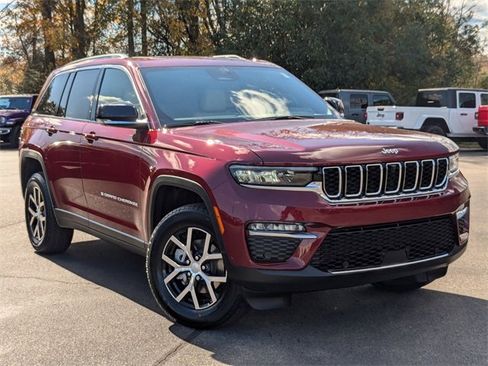 New 2025 Jeep Grand Cherokee Limited w/ Luxury Tech Group II image 2