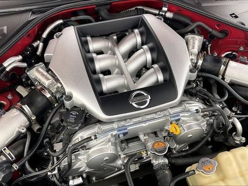 Used 2010 Nissan GT-R Premium AWD/4WD image 28
