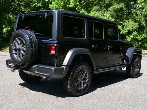 Used 2024 Jeep Wrangler Unlimited Sport w/ Convenience Group AWD/4WD image 21