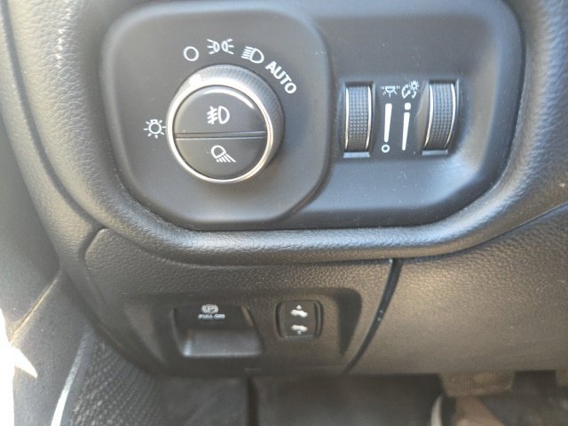 Used 2019 RAM 1500 Laramie AWD/4WD image 21
