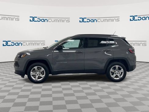Used 2024 Jeep Compass Latitude AWD/4WD image 5