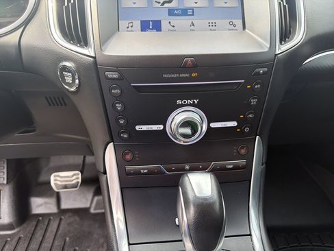 Used 2018 Ford Edge Sport w/ Ford Safe & Smart Package AWD/4WD image 34