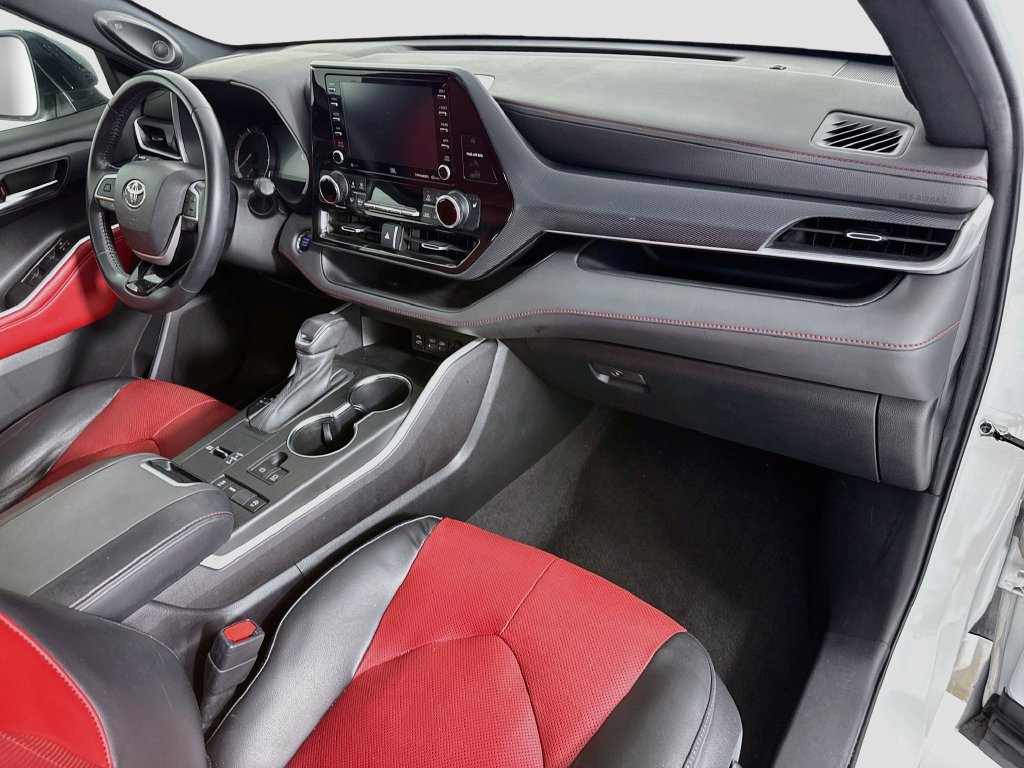 Used 2022 Toyota Highlander XSE FWD image 17