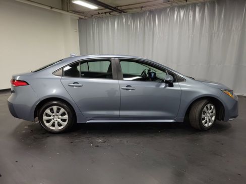 Used 2025 Toyota Corolla LE image 9