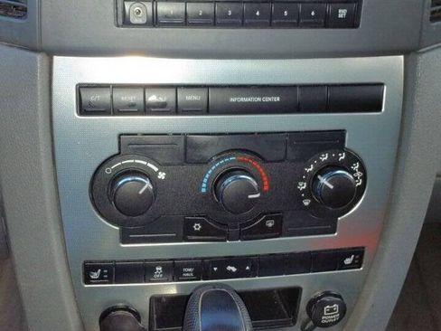 Used 2007 Jeep Grand Cherokee Laredo AWD/4WD image 12
