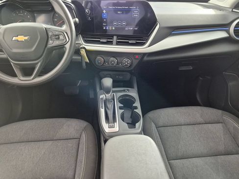 Certified 2024 Chevrolet Trax LS w/ LS Convenience Package FWD image 23
