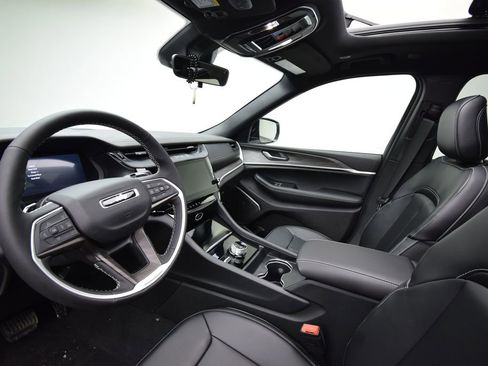 New 2026 Jeep Grand Cherokee Limited image 33