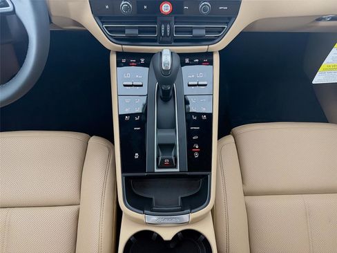 New 2026 Porsche Macan AWD/4WD image 20
