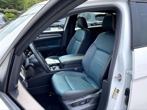 Used 2023 Volkswagen Atlas Cross Sport SEL R-Line AWD/4WD image 6