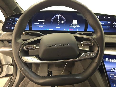 Used 2024 Lucid Air Touring AWD/4WD image 9