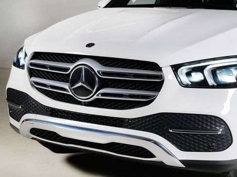 Used 2023 Mercedes-Benz GLE 450 4MATIC w/ Premium Package image 29