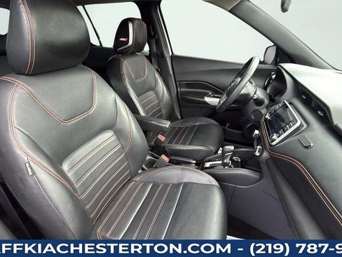 Used 2018 Nissan Kicks SR FWD image 36