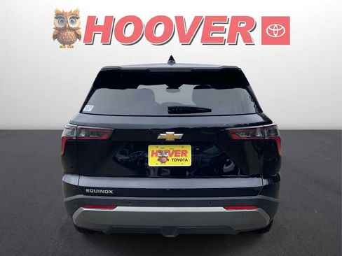 Used 2026 Chevrolet Equinox LT FWD image 8