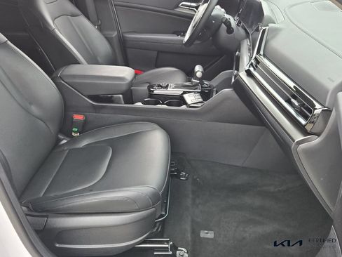 Used 2025 Kia Sportage EX FWD image 17