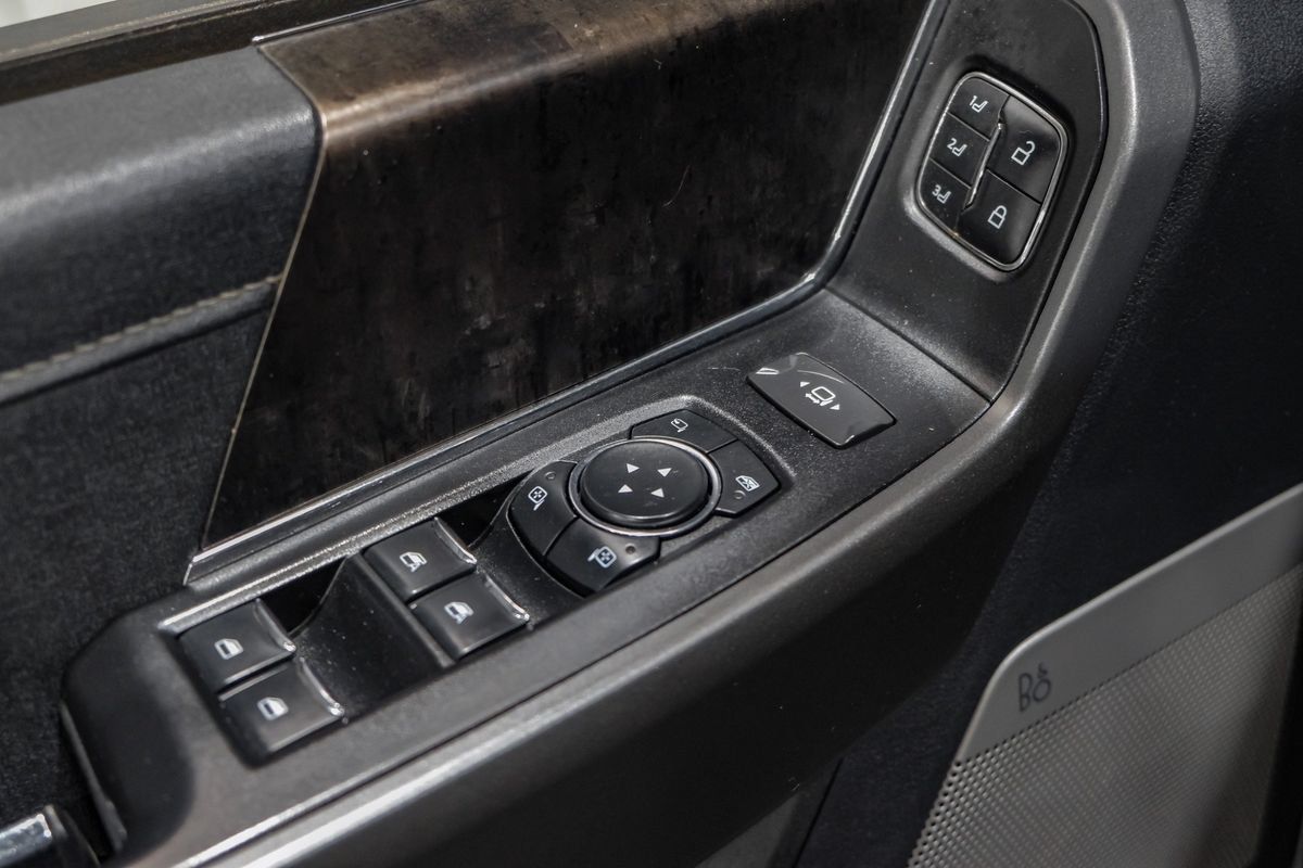 Used 2023 Ford F350 Lariat w/ FX4 Off-Road Package AWD/4WD image 43