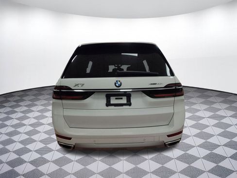 Certified 2025 BMW X7 xDrive40i image 9