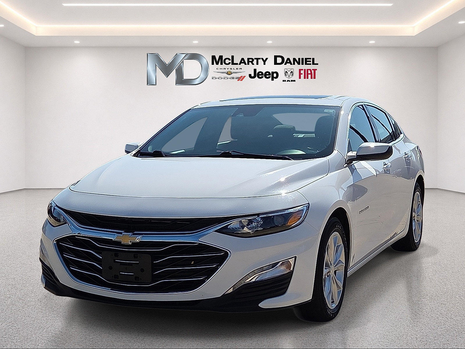 Used 2024 Chevrolet Malibu LT FWD image 2
