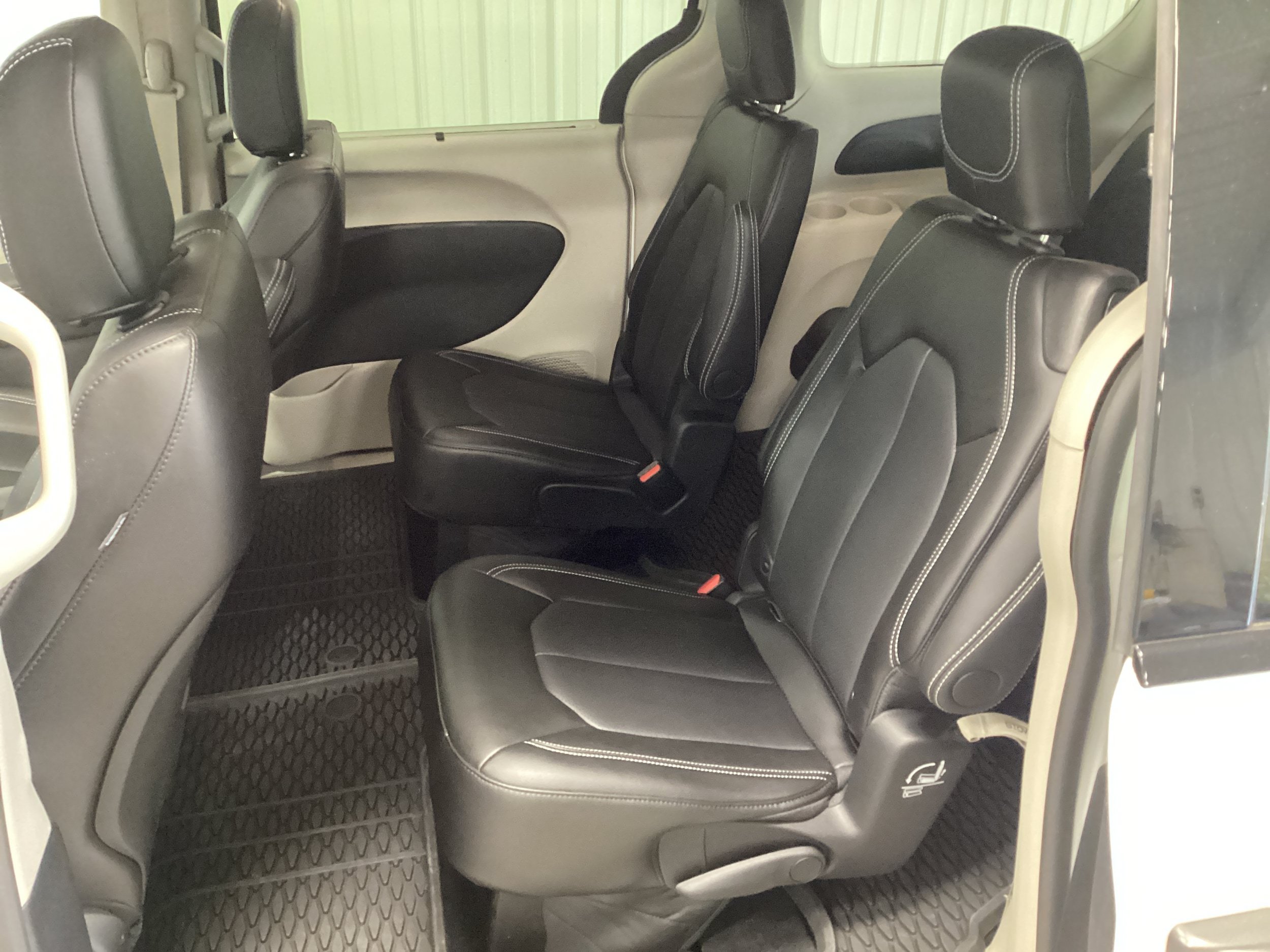 Used 2024 Chrysler Pacifica Touring-L w/ Road Tripper Package FWD image 30