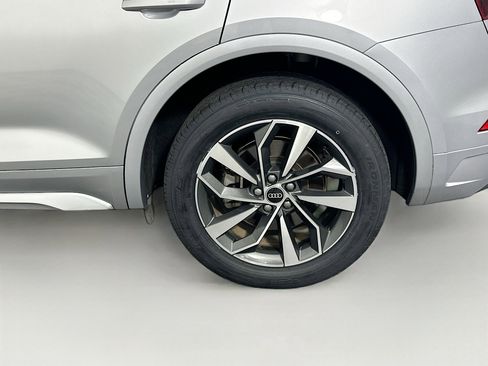 Used 2021 Audi Q5 Premium w/ Convenience Package image 11