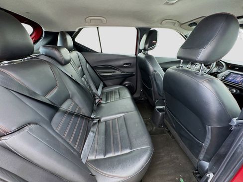 Used 2020 Nissan Kicks SR w/ SR Premium Package FWD image 17