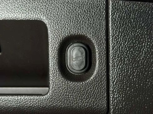 Used 2018 GMC Yukon Denali RWD image 14