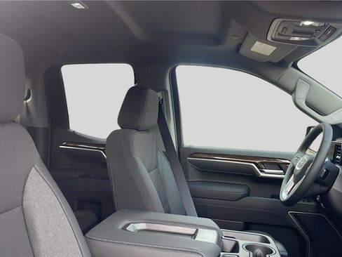 New 2026 GMC Sierra 1500 SLE image 22