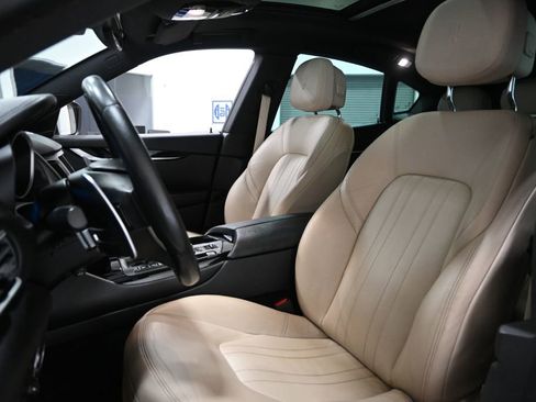 Used 2020 Maserati Levante S image 10