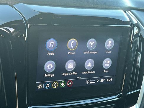 Used 2023 Chevrolet Traverse LT image 13