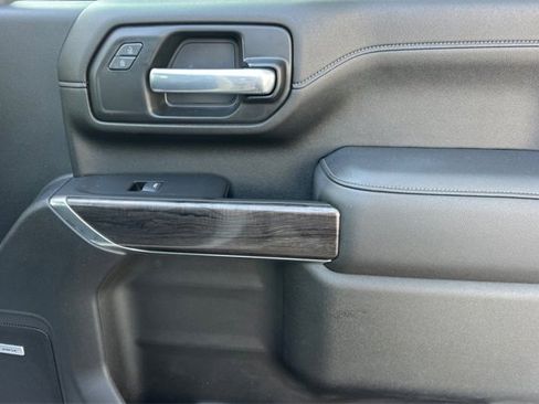 Used 2021 Chevrolet Silverado 2500 LTZ w/ LTZ Premium Package image 21