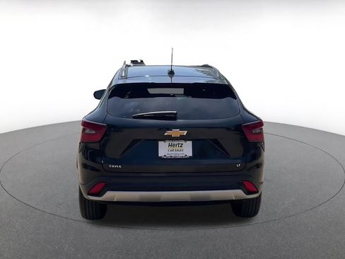 Used 2025 Chevrolet Trax LT image 12
