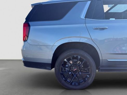 Used 2025 GMC Yukon Denali w/ Denali Reserve Package image 23
