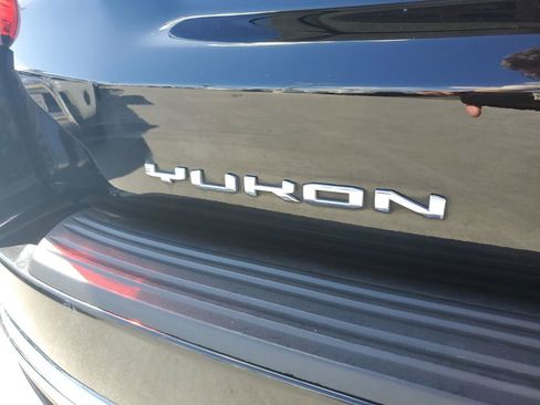 Used 2024 GMC Yukon SLT image 7