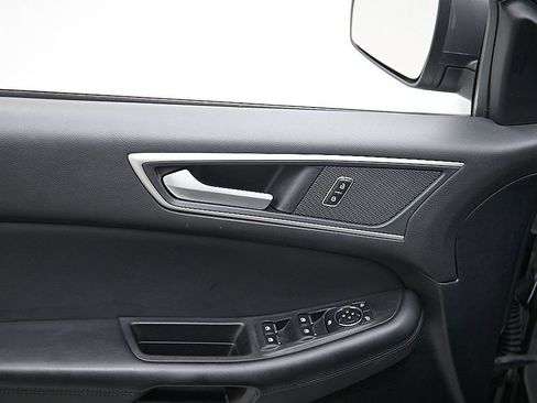 Used 2024 Ford Edge SEL image 11