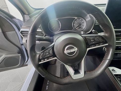Used 2024 Nissan Altima 2.5 SR w/ SR Premium Package FWD image 12