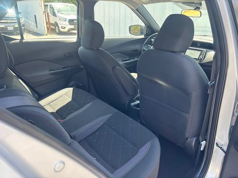 Used 2020 Nissan Kicks S FWD image 47