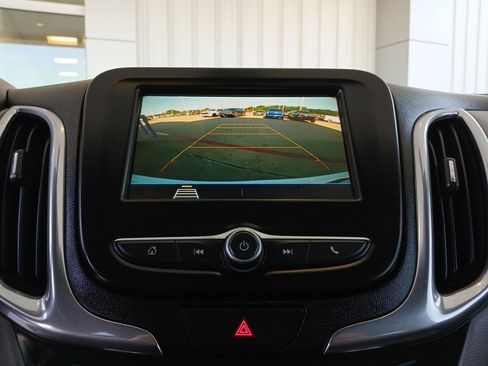 Used 2019 Chevrolet Equinox LS w/ LS Convenience Package FWD image 15