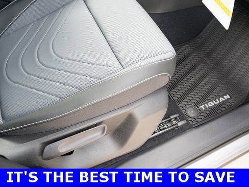 New 2025 Volkswagen Tiguan SE image 44