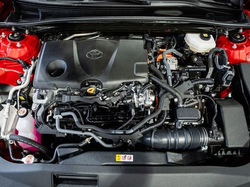 Used 2025 Toyota Camry LE image 15