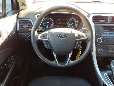 Used 2015 Ford Fusion SE w/ Equipment Group 201A image 5