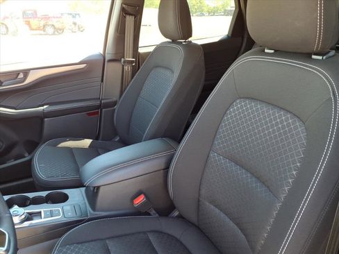 Certified 2025 Ford Escape Active w/ Cold Weather Package FWD image 11