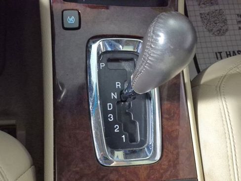 Used 2010 Buick Lucerne CXL w/ Driver Confidence Package image 18