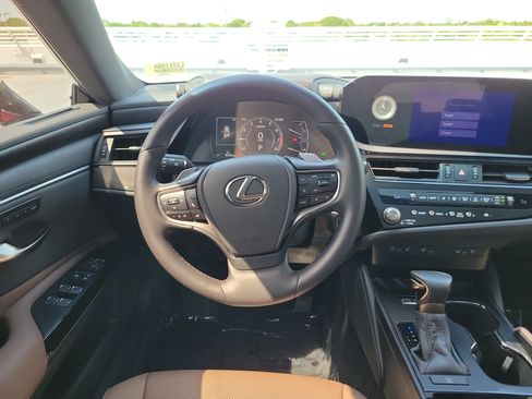 Certified 2025 Lexus ES 350 w/ Premium Package FWD image 16