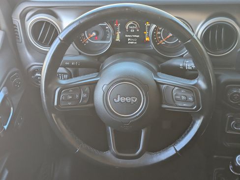 Used 2021 Jeep Gladiator Sport image 16