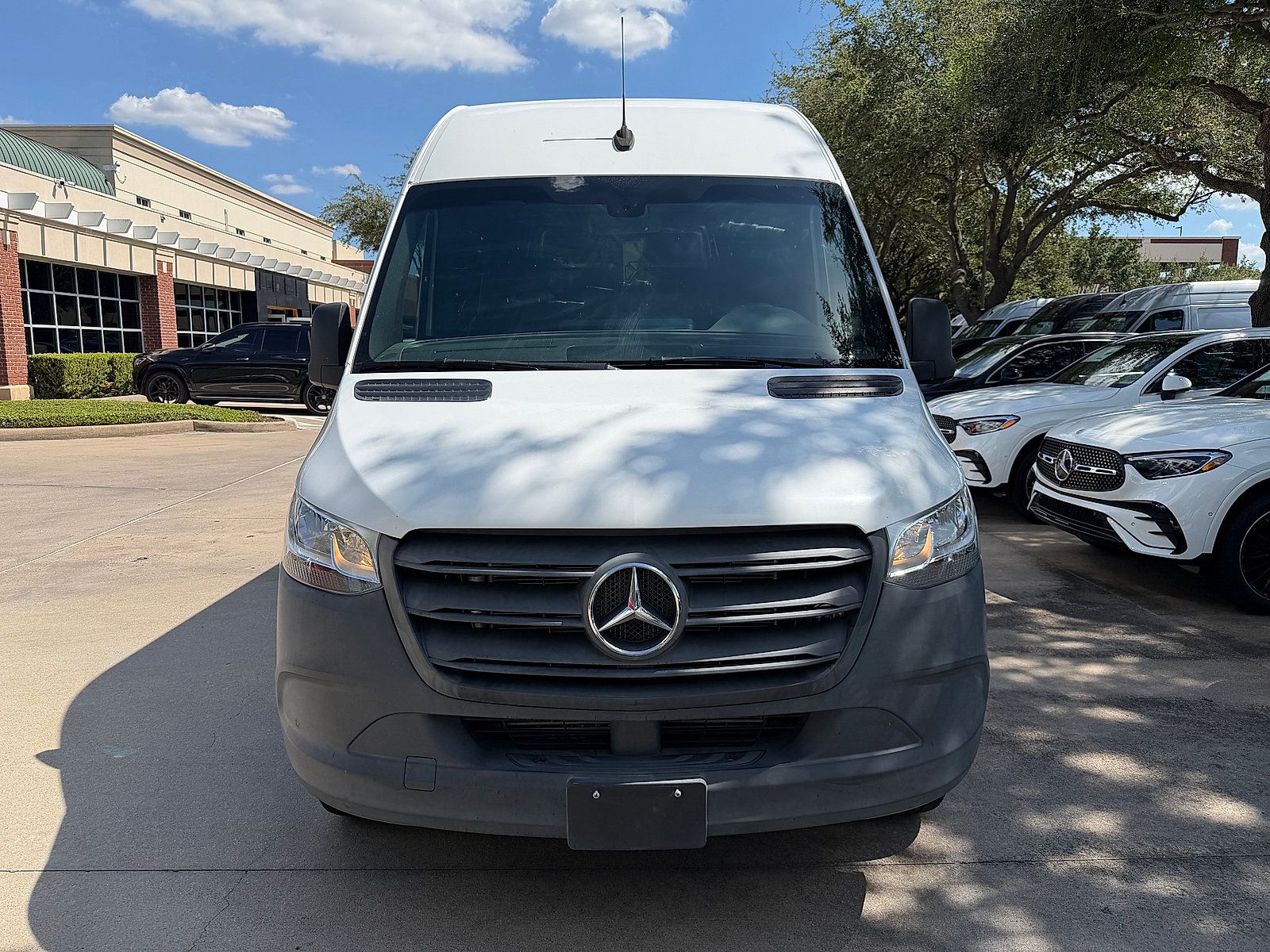 Used 2021 Mercedes-Benz Sprinter 2500 image 2