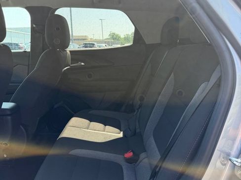 Used 2023 Chevrolet TrailBlazer LT FWD image 13