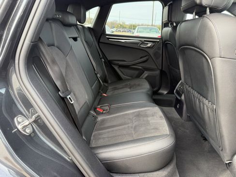 Used 2020 Porsche Macan image 23