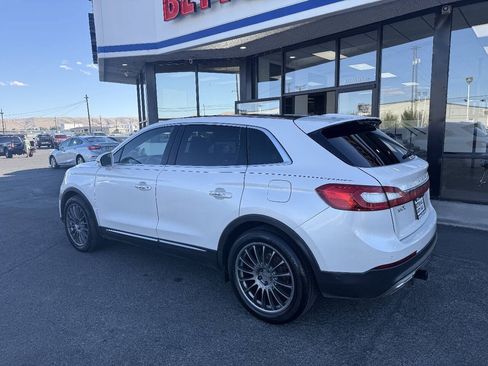 Used 2016 Lincoln MKX Reserve w/ Technology Package FWD image 4