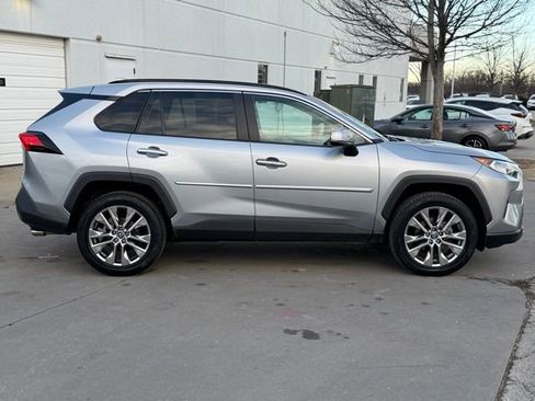 Used 2021 Toyota RAV4 Limited image 9